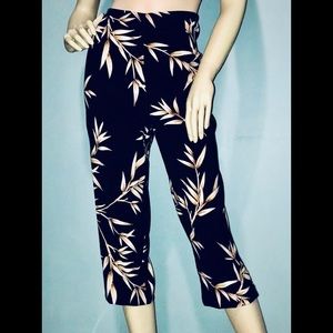 Bamboo Leaf Print Capris / size (6/7)